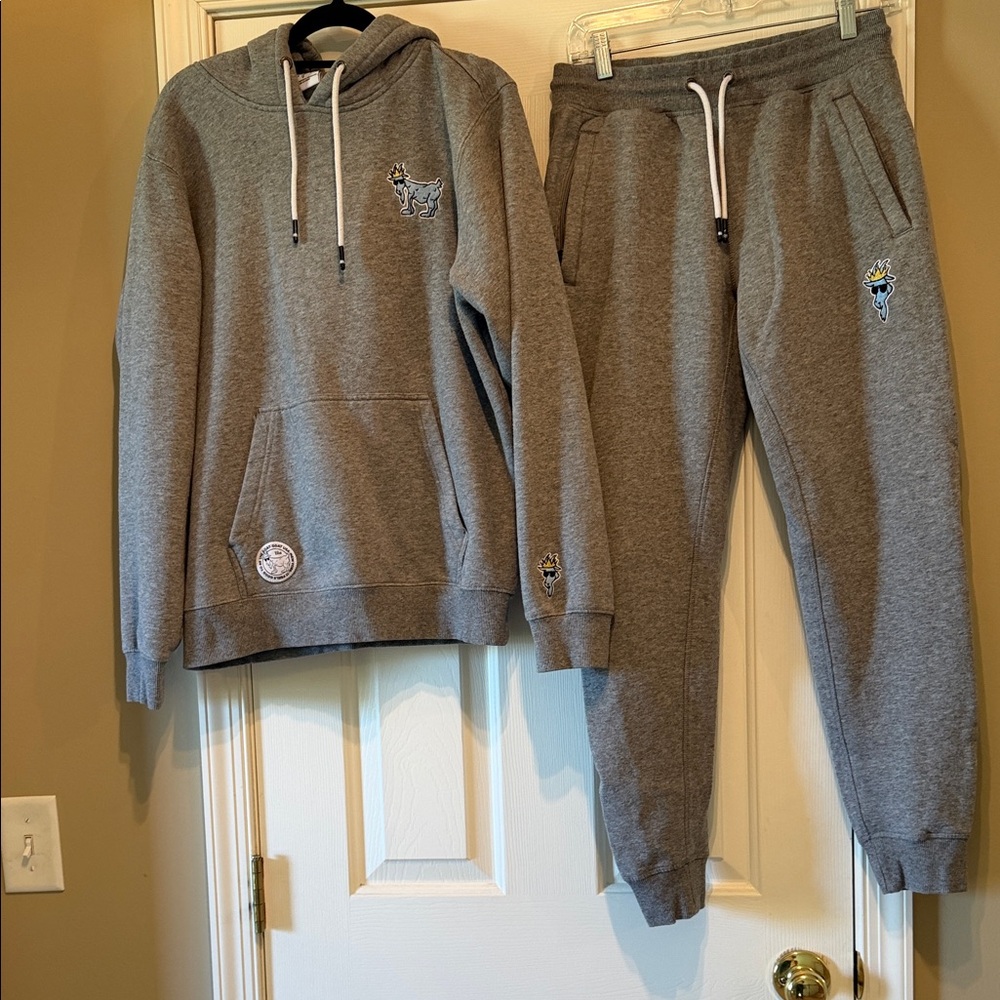 Gray Men's Hoodie & Jogger Set - Casual Pullover Sweatshirt and Knit Pants